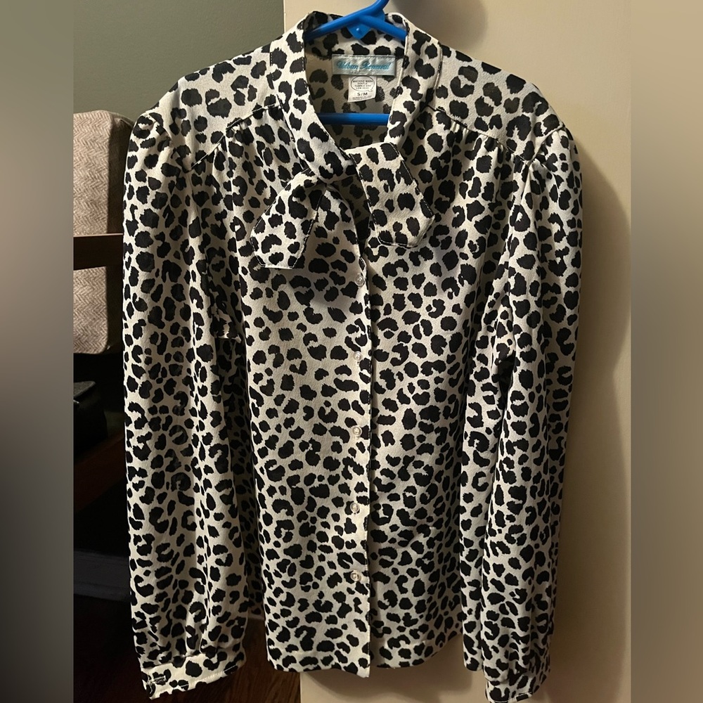 Urban renewal from urban outfitters blouse…size s/m fits more like >>>XS/small